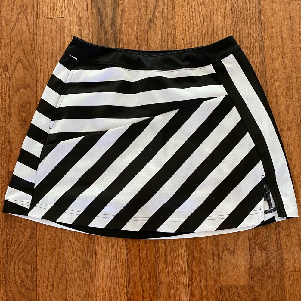 Slazanger Golf Skort size SM Black & White Stripes